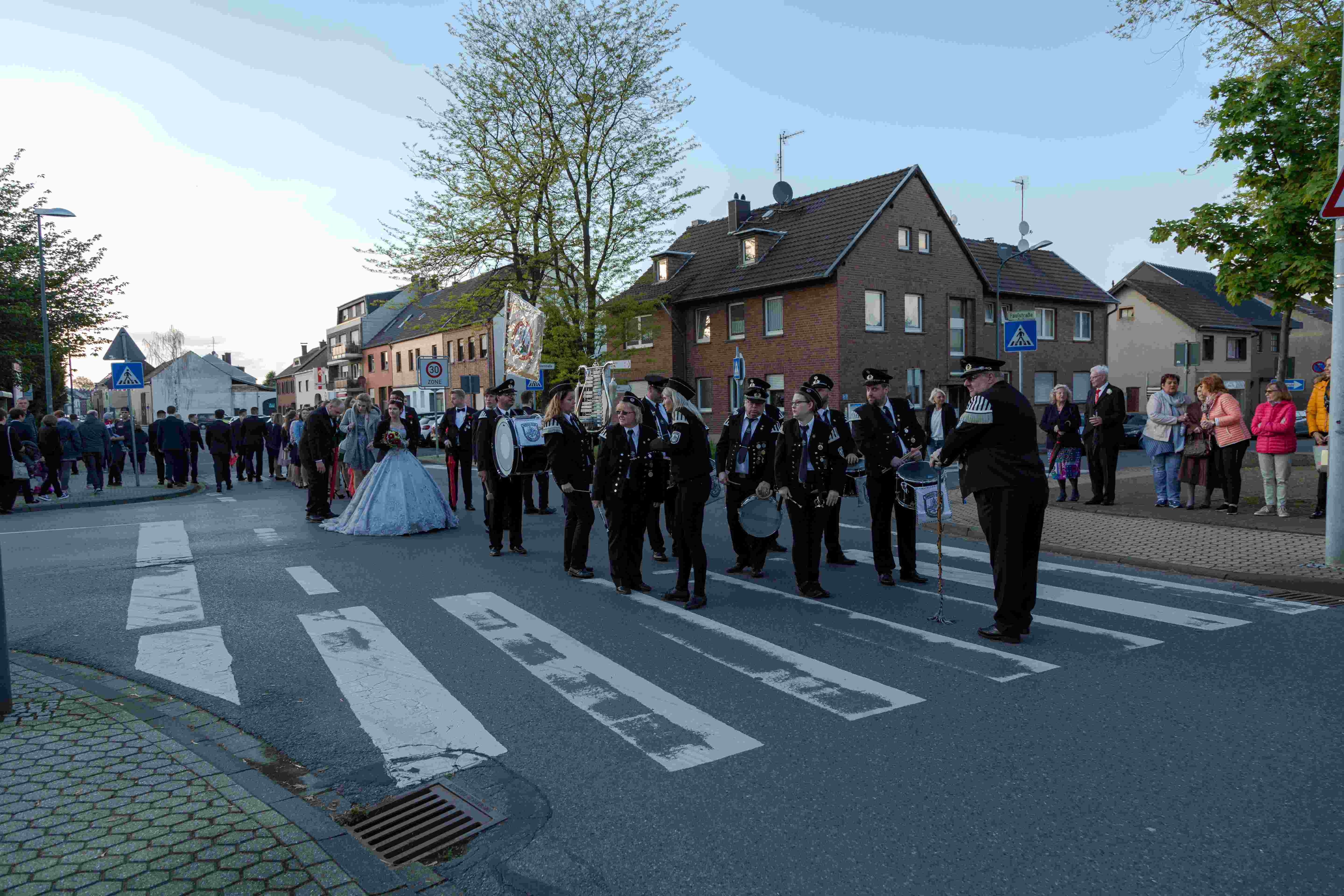 maifest394.jpg