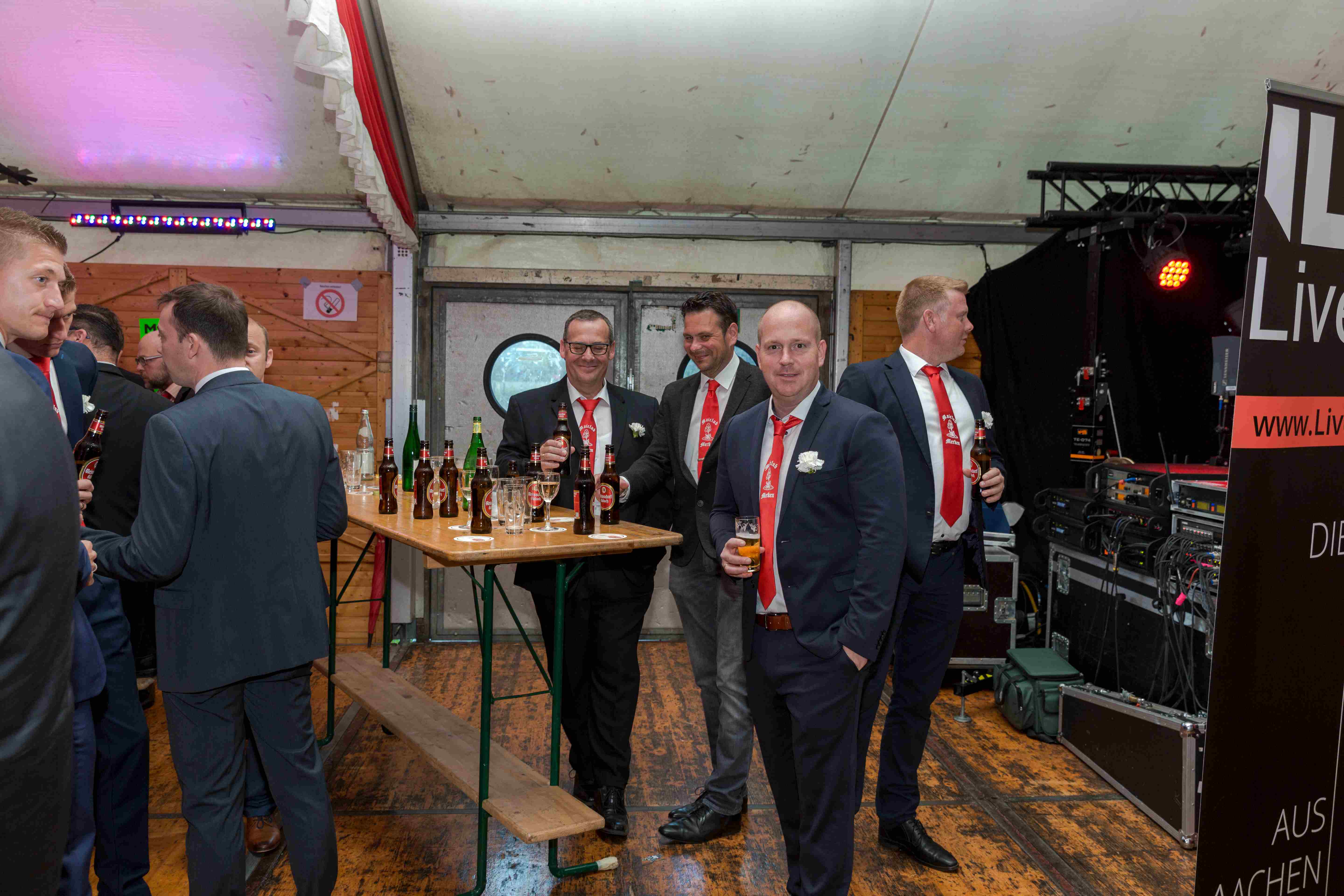 maifest557.jpg