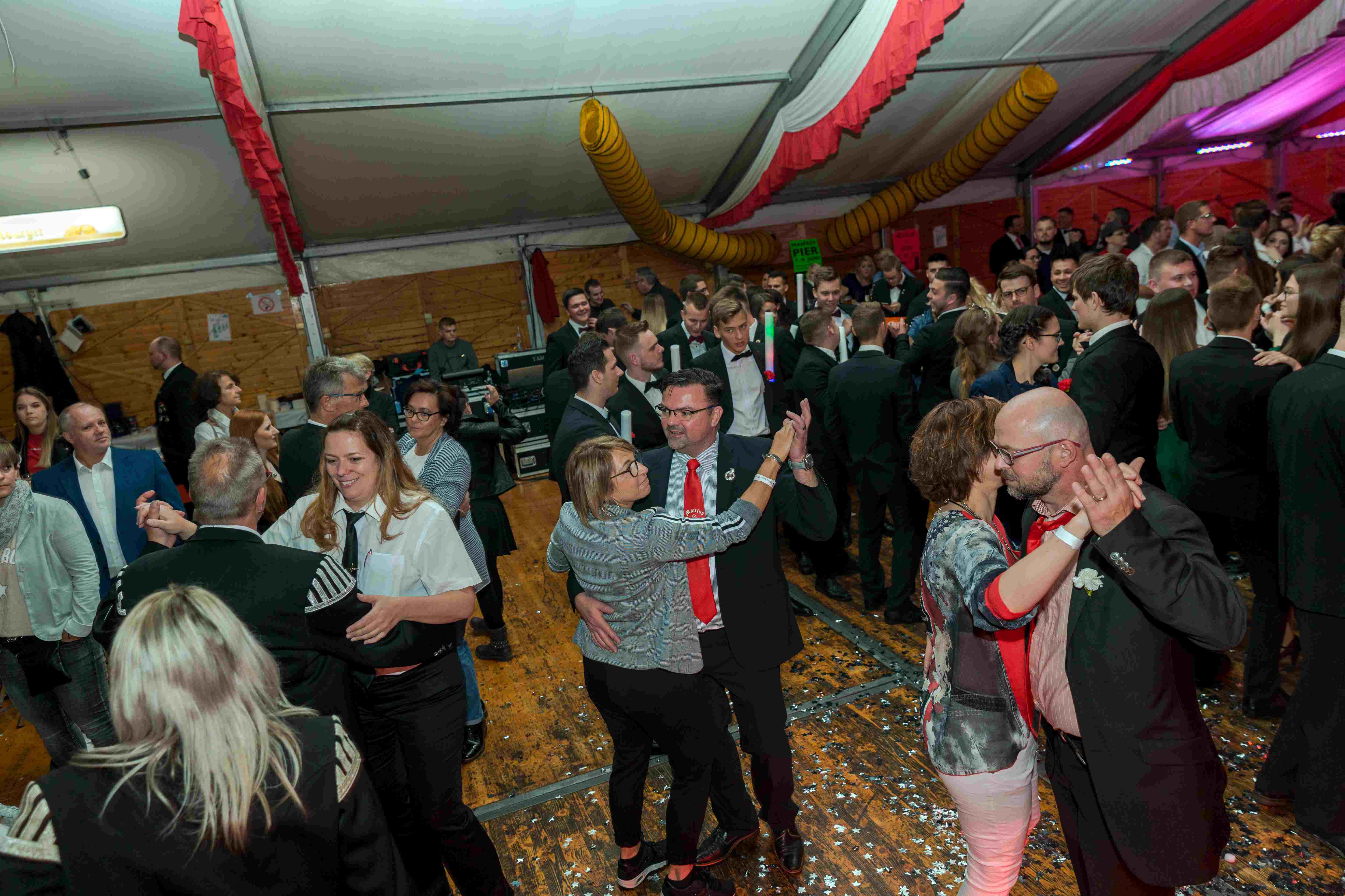 maifest677.jpg